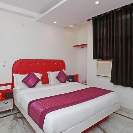 Hotel Leo Continental Yeni Delhi Dış mekan fotoğraf
