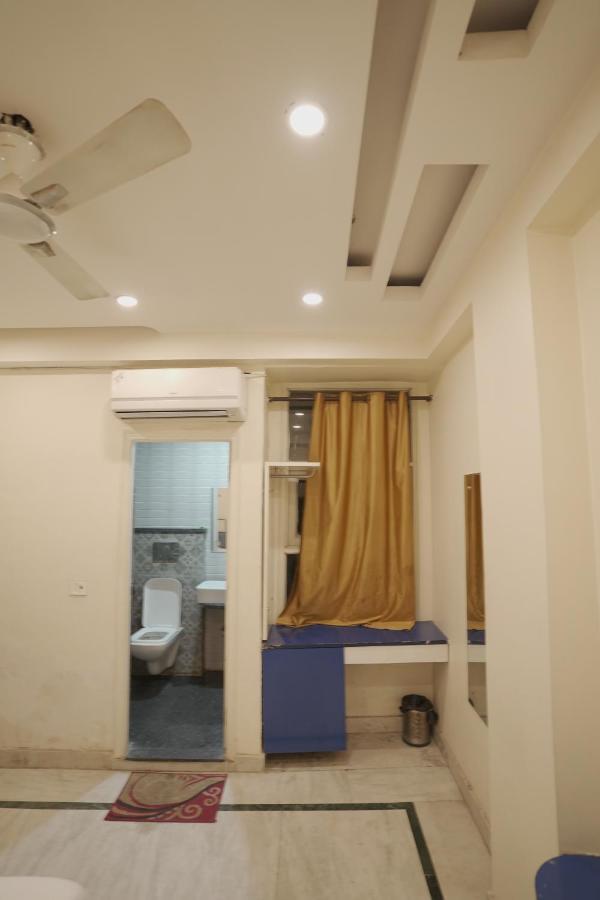 Hotel Leo Continental Yeni Delhi Dış mekan fotoğraf