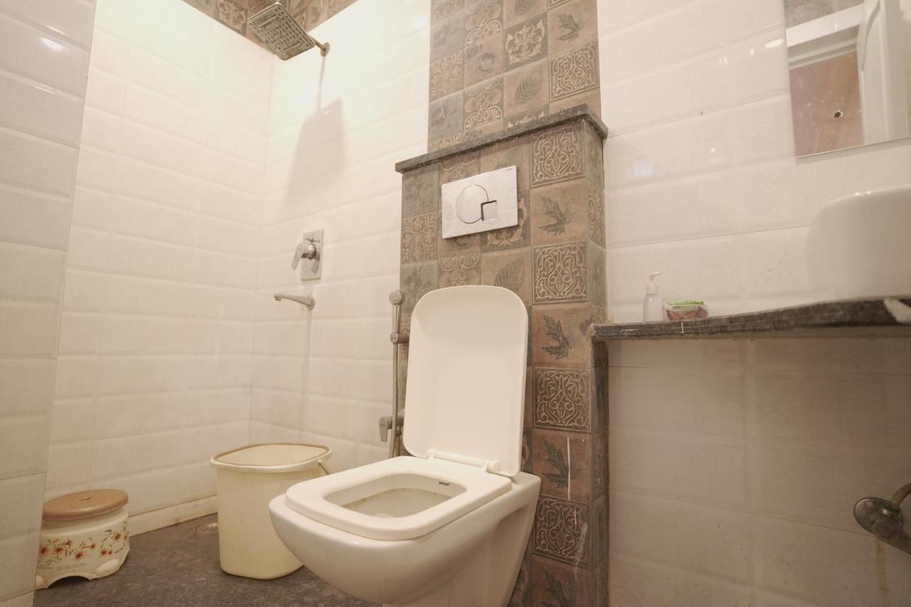 Hotel Leo Continental Yeni Delhi Dış mekan fotoğraf