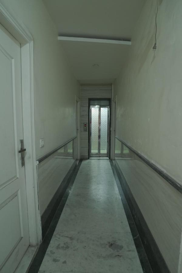 Hotel Leo Continental Yeni Delhi Dış mekan fotoğraf