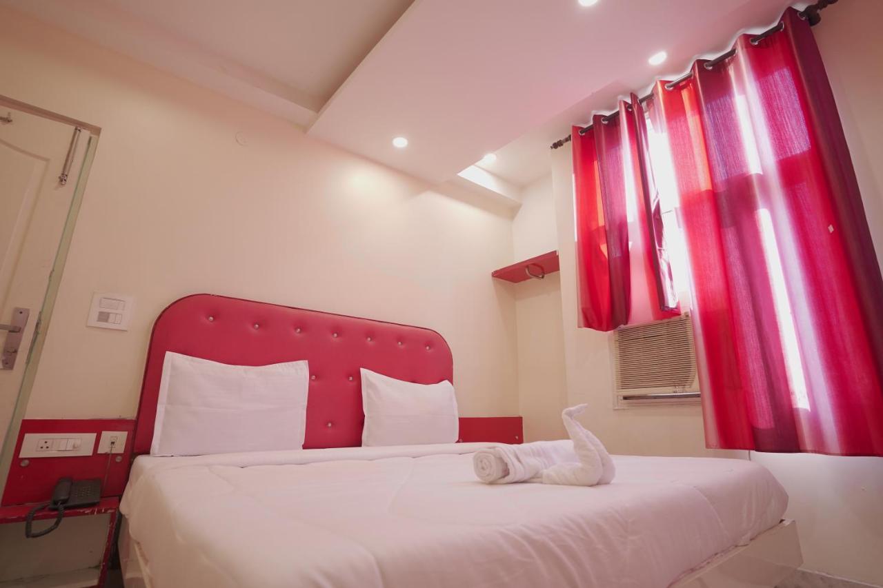 Hotel Leo Continental Yeni Delhi Dış mekan fotoğraf