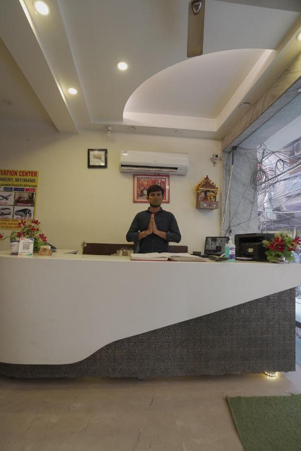 Hotel Leo Continental Yeni Delhi Dış mekan fotoğraf