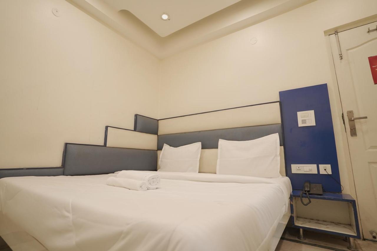 Hotel Leo Continental Yeni Delhi Dış mekan fotoğraf