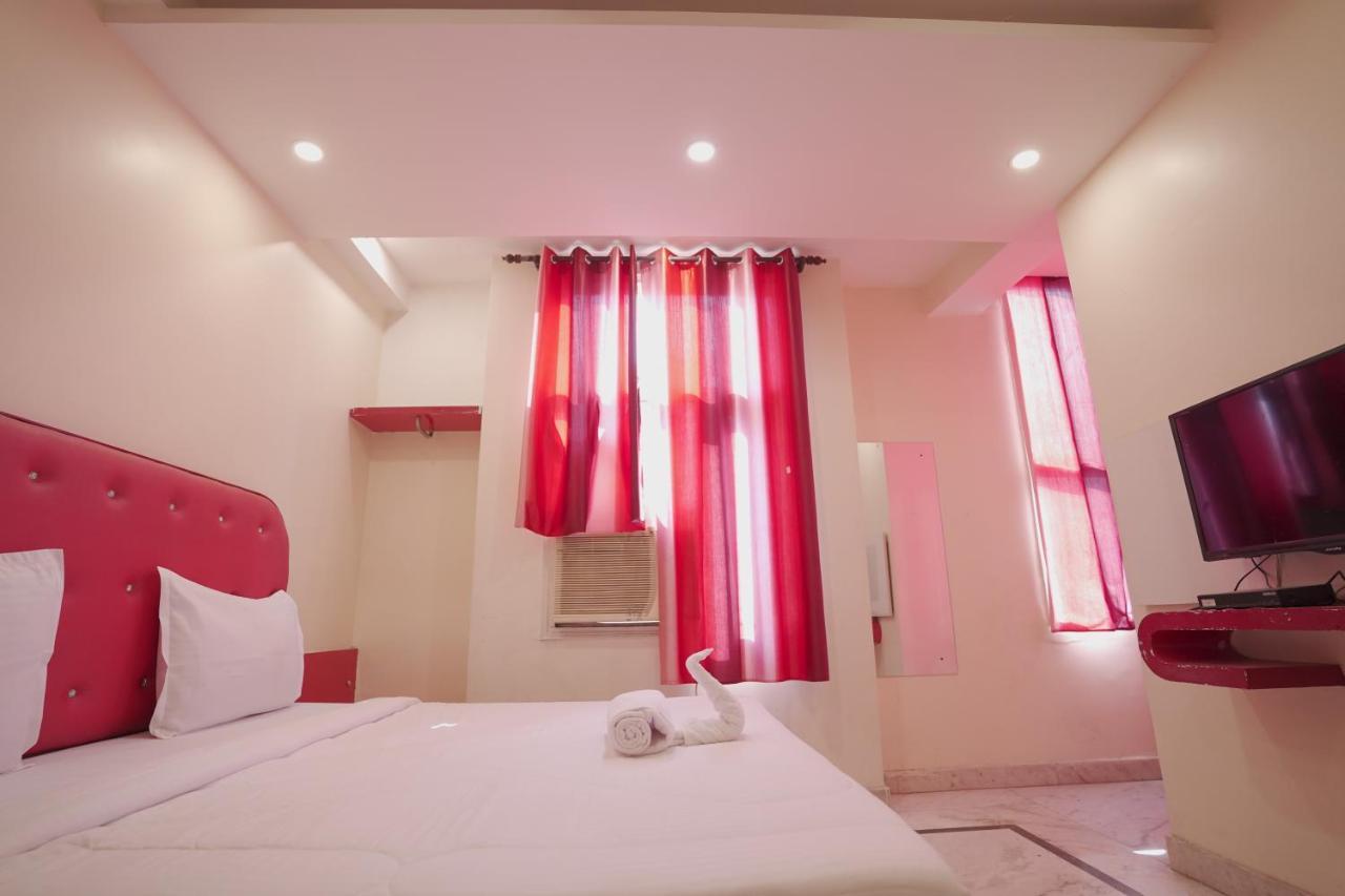 Hotel Leo Continental Yeni Delhi Dış mekan fotoğraf