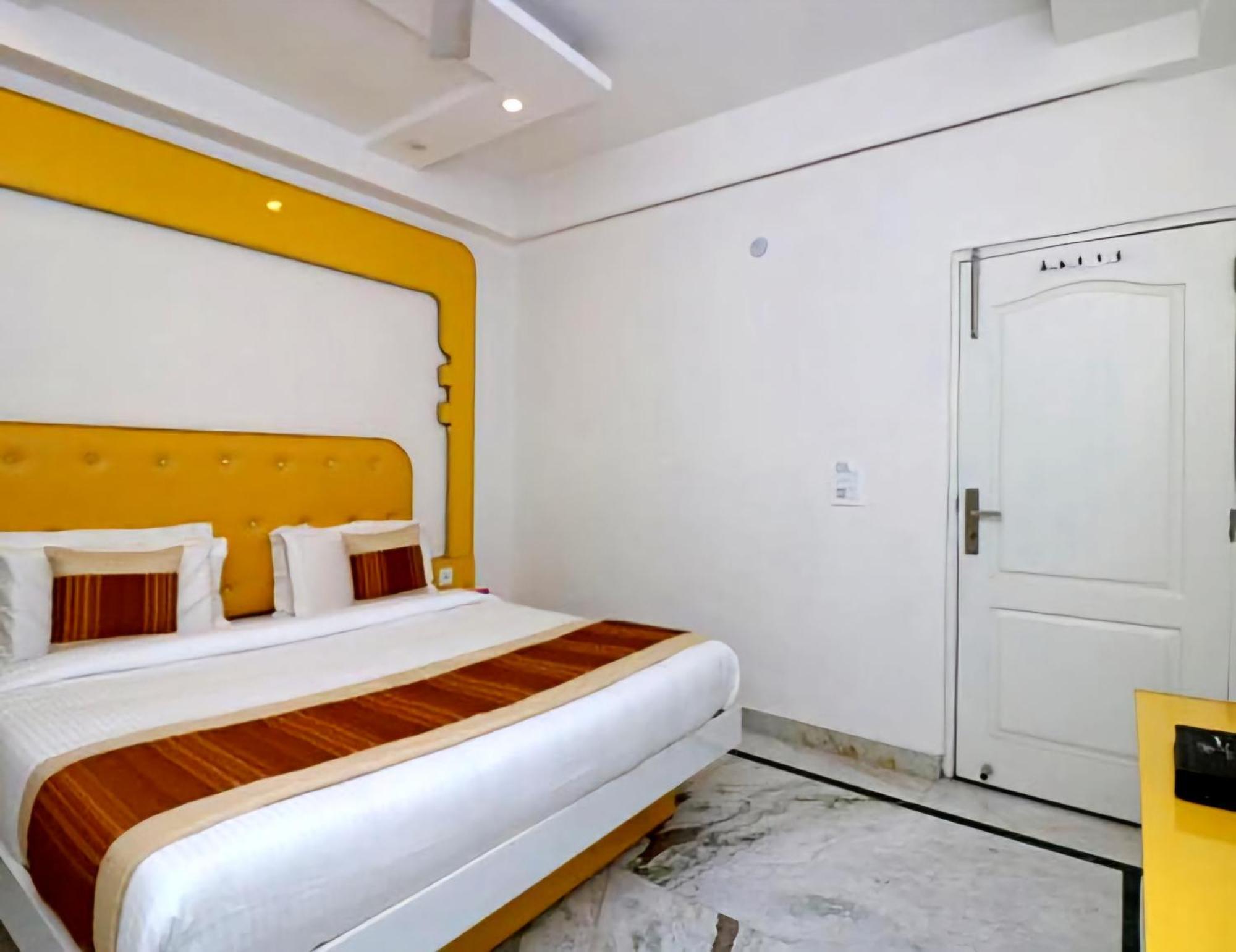 Hotel Leo Continental Yeni Delhi Dış mekan fotoğraf