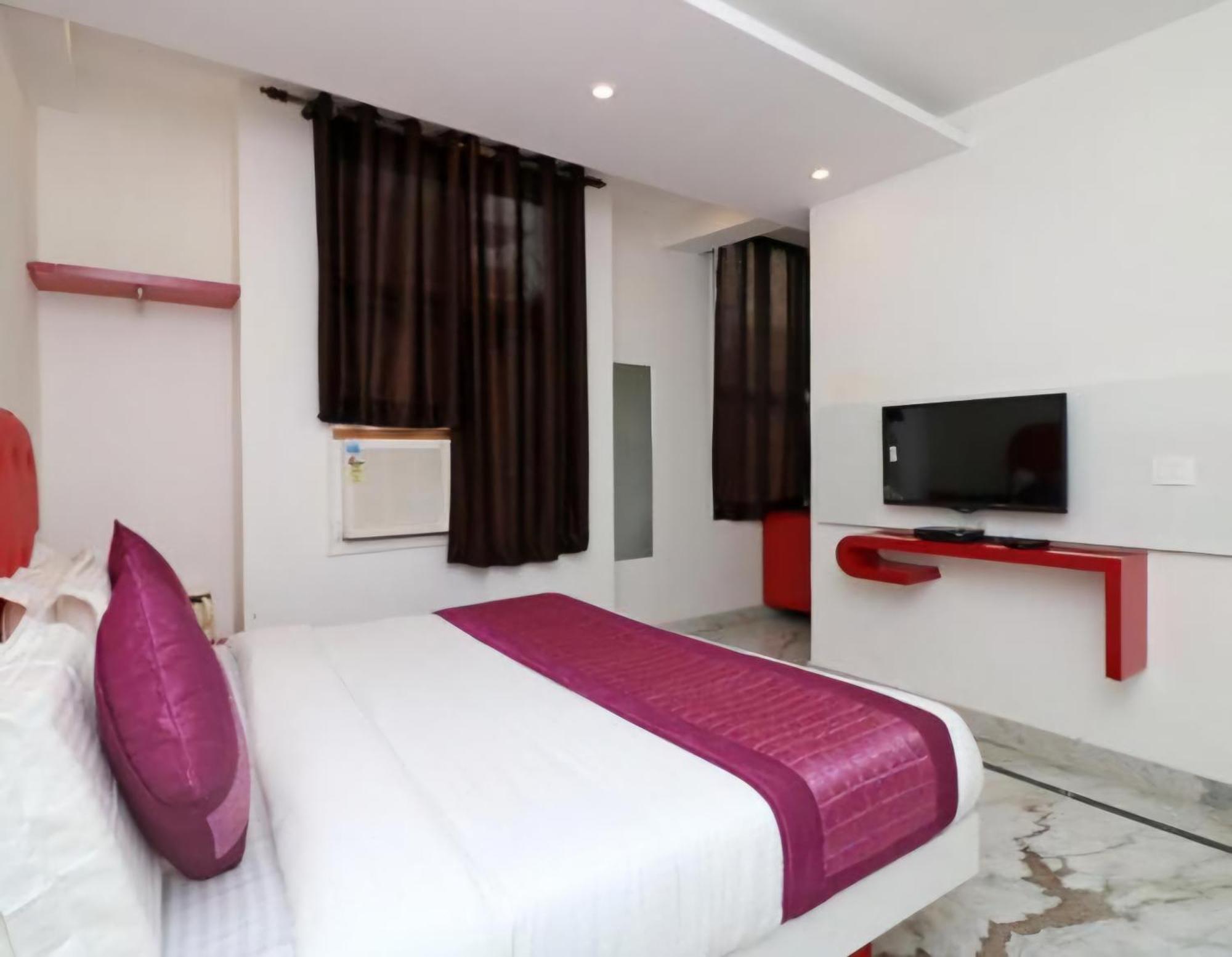 Hotel Leo Continental Yeni Delhi Dış mekan fotoğraf