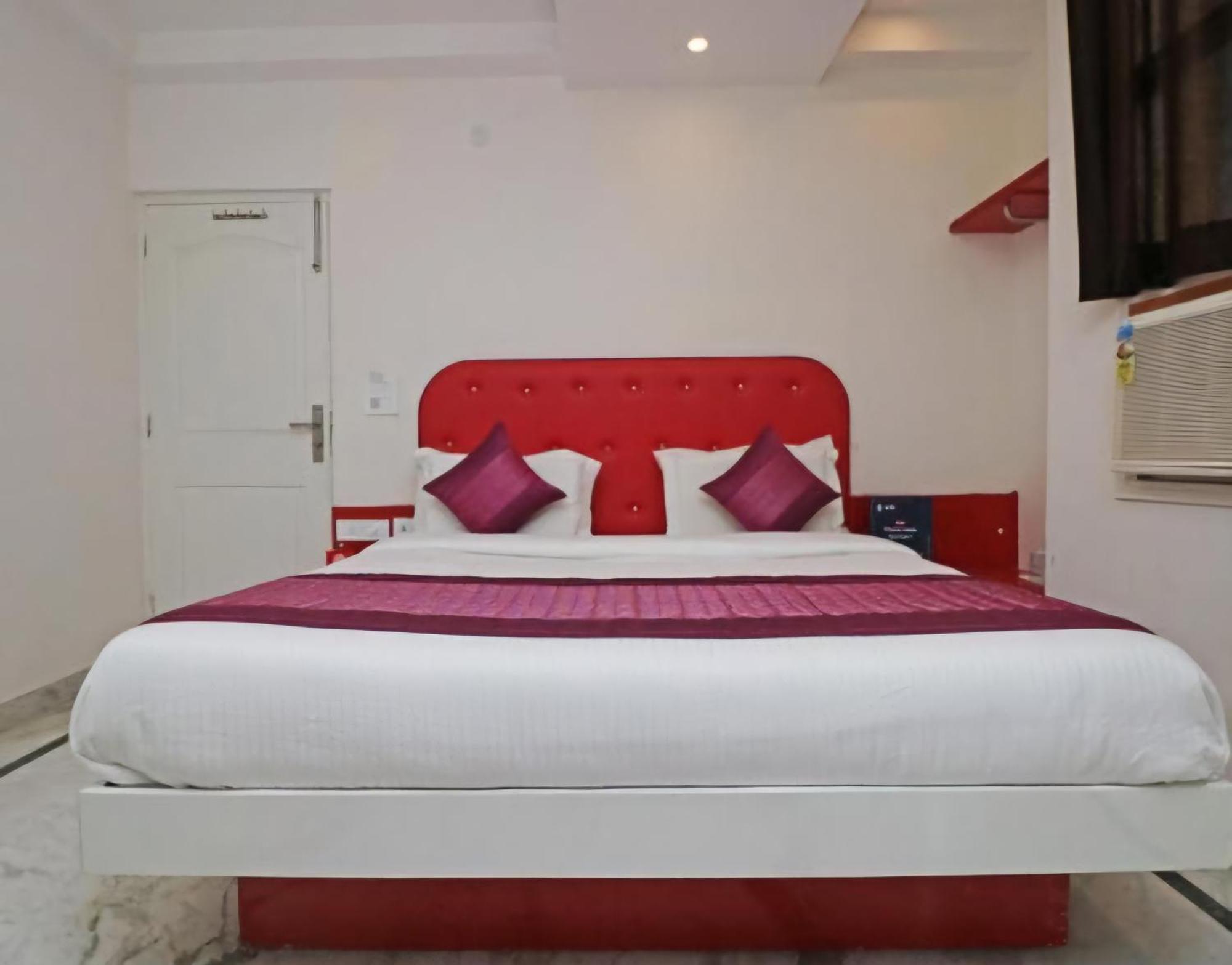 Hotel Leo Continental Yeni Delhi Dış mekan fotoğraf