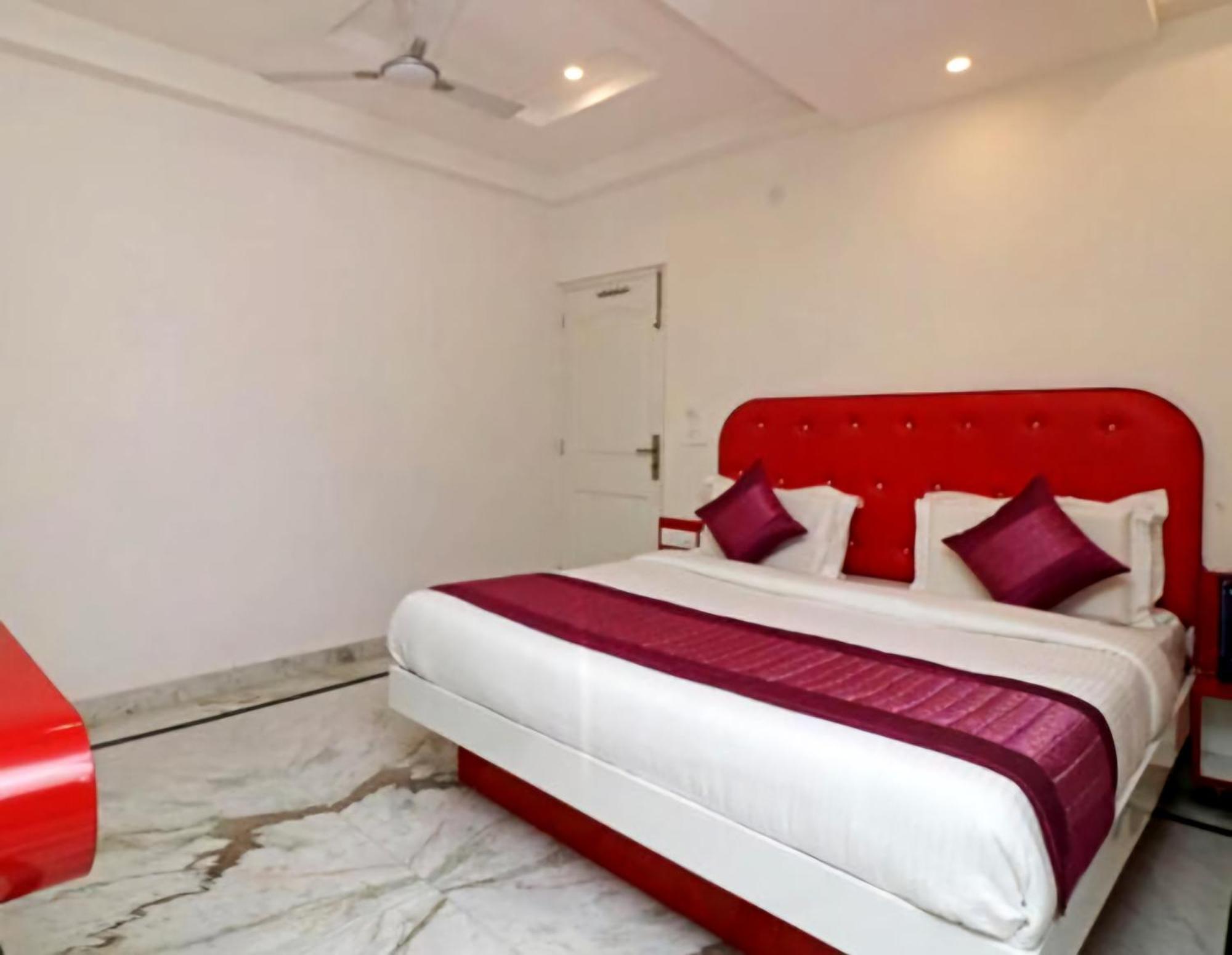 Hotel Leo Continental Yeni Delhi Dış mekan fotoğraf