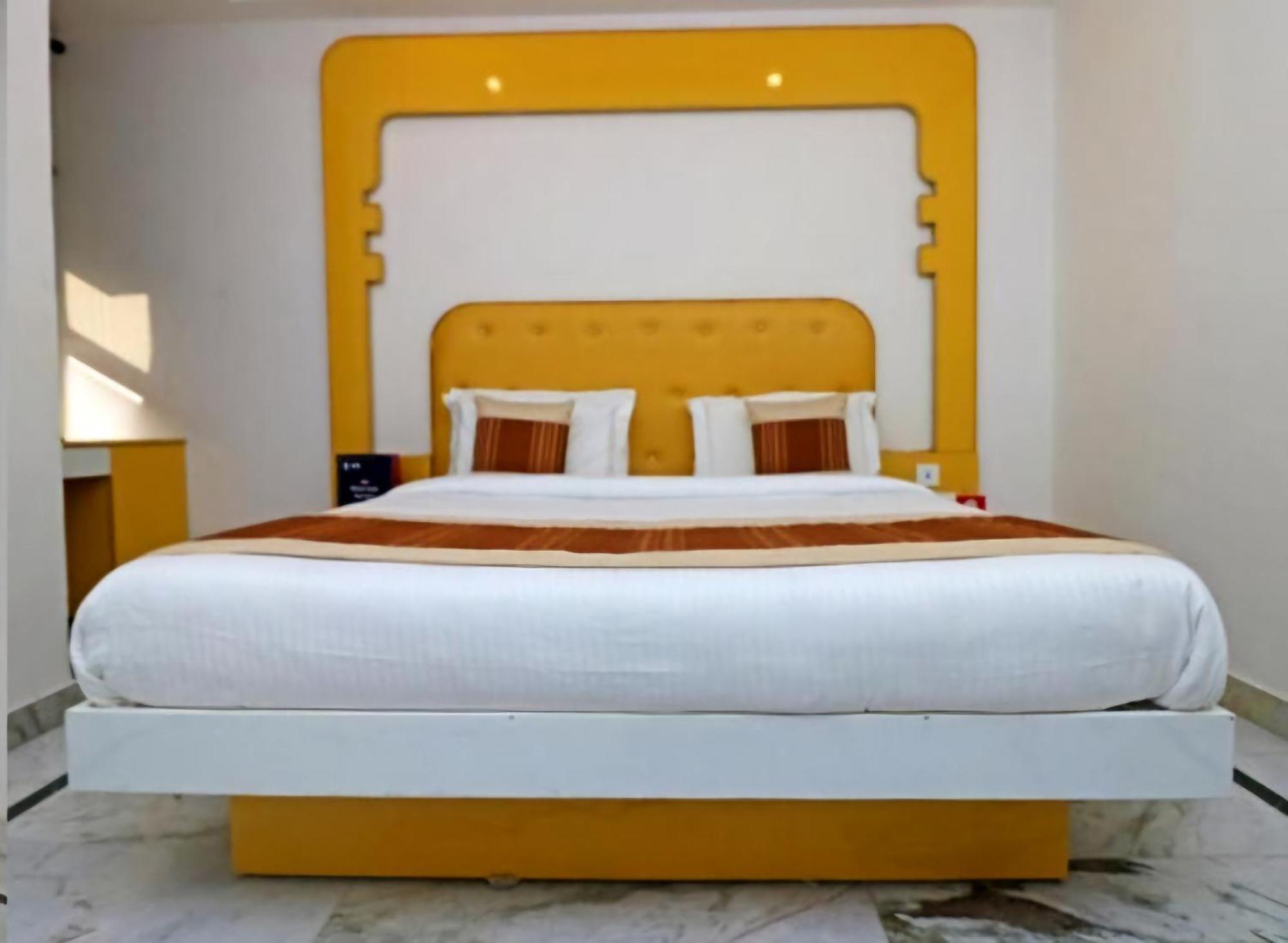 Hotel Leo Continental Yeni Delhi Dış mekan fotoğraf