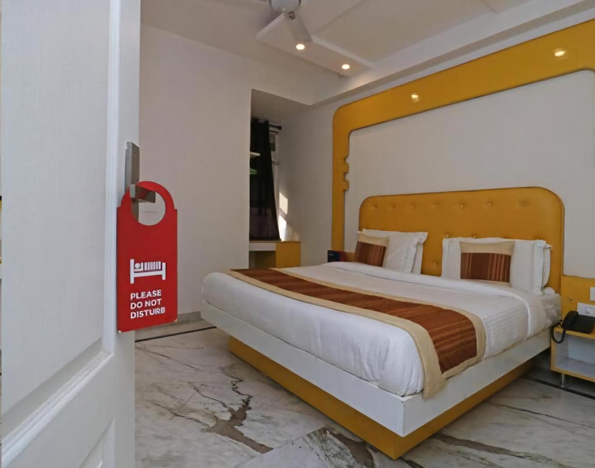 Hotel Leo Continental Yeni Delhi Dış mekan fotoğraf